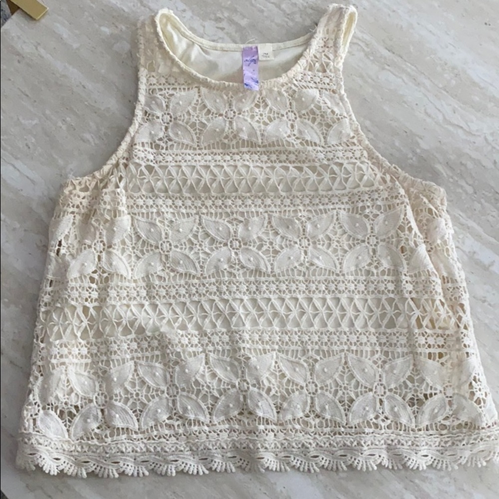 Alya size medium crop tank
